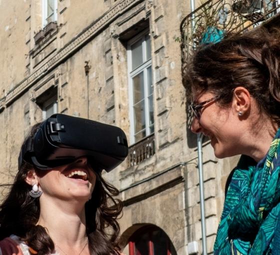 Private historical tour of Bordeaux in 3D